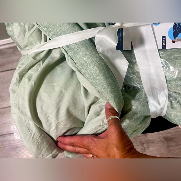 NWT Comfort Spaces Microfiber Twin Comforter Set Sage Green Cozy Bedding - Picture 3 of 7